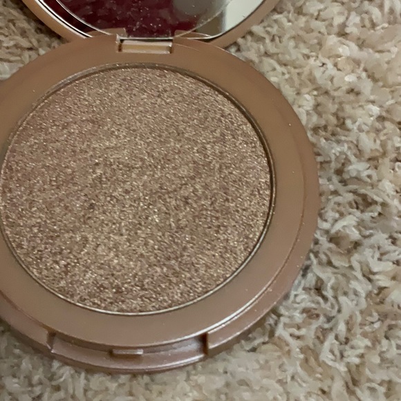 Tarte Amazonian clay 12 hour highlighter in Sparkler highlight. - Picture 2 of 4